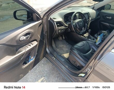 Серый Джип Чероки, объемом двигателя 2.4 л и пробегом 104 тыс. км за 18700 $, фото 2 на Automoto.ua