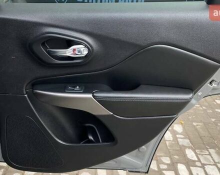 Сірий Джип Cherokee, об'ємом двигуна 3.24 л та пробігом 125 тис. км за 19000 $, фото 32 на Automoto.ua