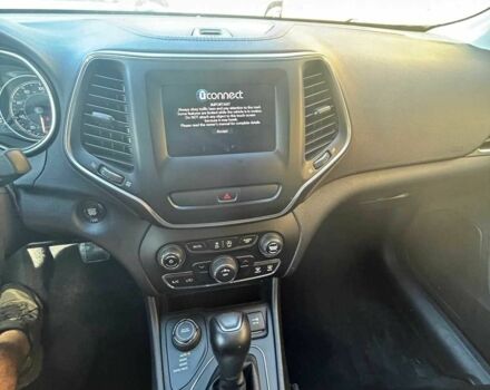 Серый Джип Чероки, объемом двигателя 0 л и пробегом 62 тыс. км за 14500 $, фото 7 на Automoto.ua