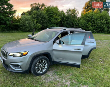 Сірий Джип Cherokee, об'ємом двигуна 2.36 л та пробігом 124 тис. км за 16900 $, фото 2 на Automoto.ua