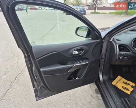 Сірий Джип Cherokee, об'ємом двигуна 2.36 л та пробігом 60 тис. км за 16500 $, фото 14 на Automoto.ua