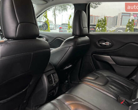 Сірий Джип Cherokee, об'ємом двигуна 3.24 л та пробігом 142 тис. км за 16999 $, фото 20 на Automoto.ua