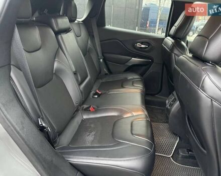 Серый Джип Чероки, объемом двигателя 2.36 л и пробегом 90 тыс. км за 16990 $, фото 9 на Automoto.ua