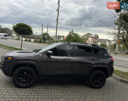 Сірий Джип Cherokee, об'ємом двигуна 3.24 л та пробігом 120 тис. км за 23000 $, фото 3 на Automoto.ua