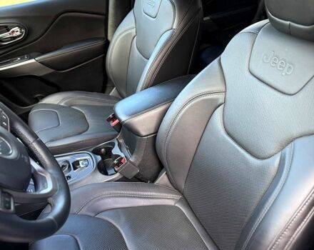 Сірий Джип Cherokee, об'ємом двигуна 3.2 л та пробігом 13 тис. км за 23999 $, фото 3 на Automoto.ua