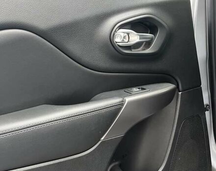 Сірий Джип Cherokee, об'ємом двигуна 2.36 л та пробігом 172 тис. км за 14900 $, фото 9 на Automoto.ua