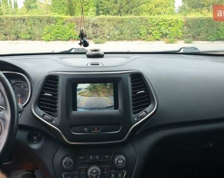 Серый Джип Чероки, объемом двигателя 3.24 л и пробегом 61 тыс. км за 19000 $, фото 33 на Automoto.ua