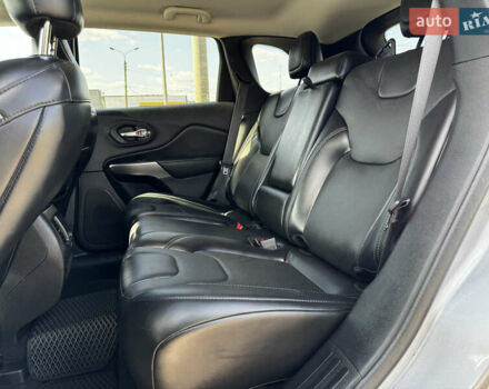 Сірий Джип Cherokee, об'ємом двигуна 2 л та пробігом 48 тис. км за 17500 $, фото 22 на Automoto.ua