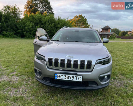 Сірий Джип Cherokee, об'ємом двигуна 2.36 л та пробігом 120 тис. км за 16500 $, фото 3 на Automoto.ua