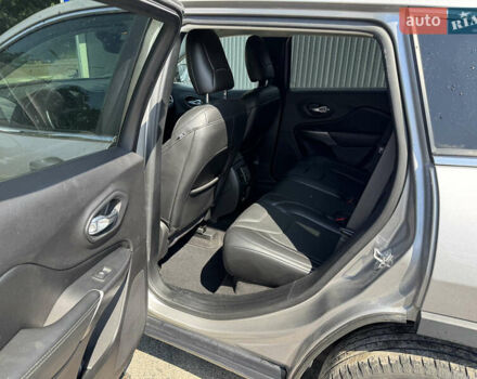 Сірий Джип Cherokee, об'ємом двигуна 3.24 л та пробігом 83 тис. км за 18990 $, фото 24 на Automoto.ua
