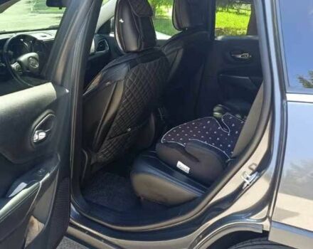 Серый Джип Чероки, объемом двигателя 0 л и пробегом 92 тыс. км за 17000 $, фото 6 на Automoto.ua