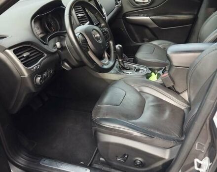 Сірий Джип Cherokee, об'ємом двигуна 3.24 л та пробігом 133 тис. км за 18000 $, фото 11 на Automoto.ua