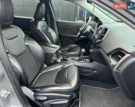 Серый Джип Чероки, объемом двигателя 2.36 л и пробегом 90 тыс. км за 16990 $, фото 10 на Automoto.ua