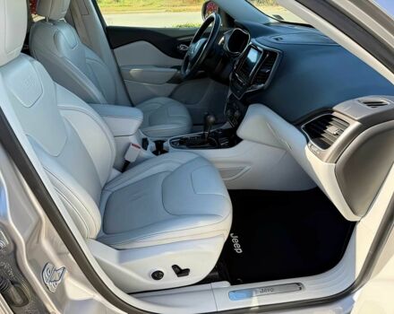 Серый Джип Чероки, объемом двигателя 3.2 л и пробегом 37 тыс. км за 9000 $, фото 12 на Automoto.ua