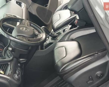 Серый Джип Чероки, объемом двигателя 3.24 л и пробегом 61 тыс. км за 19000 $, фото 30 на Automoto.ua