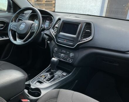 Серый Джип Чероки, объемом двигателя 2.4 л и пробегом 103 тыс. км за 15950 $, фото 6 на Automoto.ua