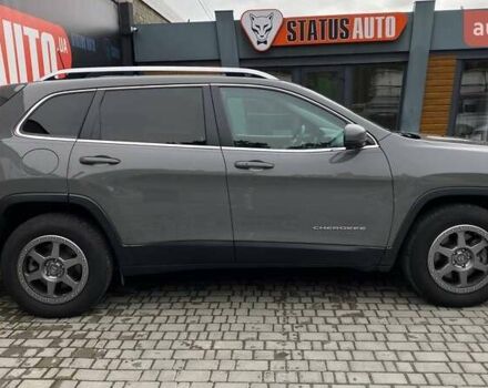 Сірий Джип Cherokee, об'ємом двигуна 3.24 л та пробігом 125 тис. км за 19000 $, фото 3 на Automoto.ua