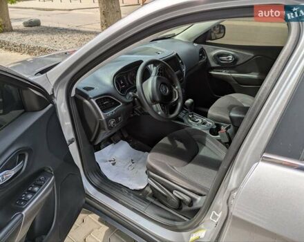 Сірий Джип Cherokee, об'ємом двигуна 2.4 л та пробігом 107 тис. км за 15100 $, фото 9 на Automoto.ua