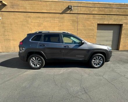 Серый Джип Чероки, объемом двигателя 0 л и пробегом 62 тыс. км за 14500 $, фото 2 на Automoto.ua