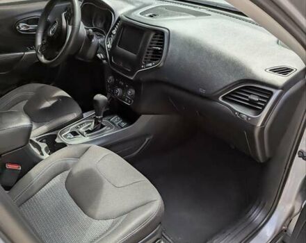 Сірий Джип Cherokee, об'ємом двигуна 2.4 л та пробігом 107 тис. км за 15100 $, фото 5 на Automoto.ua