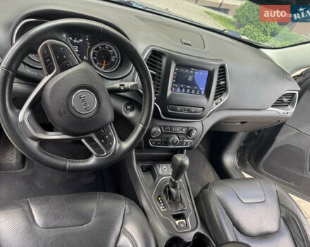 Сірий Джип Cherokee, об'ємом двигуна 3.2 л та пробігом 109 тис. км за 17200 $, фото 27 на Automoto.ua