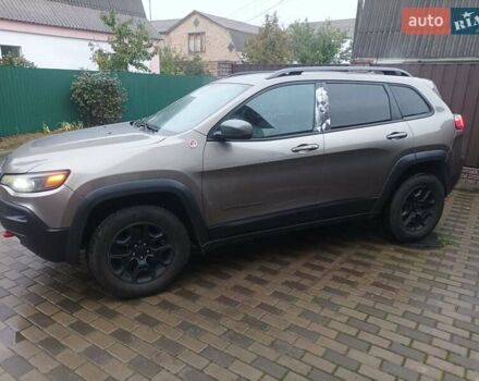 Сірий Джип Cherokee, об'ємом двигуна 3.24 л та пробігом 630 тис. км за 18700 $, фото 4 на Automoto.ua
