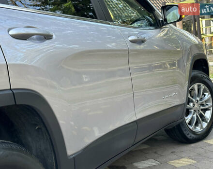 Серый Джип Чероки, объемом двигателя 2.4 л и пробегом 165 тыс. км за 15699 $, фото 141 на Automoto.ua