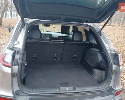 Сірий Джип Cherokee, об'ємом двигуна 3.2 л та пробігом 161 тис. км за 18299 $, фото 5 на Automoto.ua