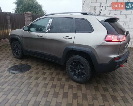 Сірий Джип Cherokee, об'ємом двигуна 3.24 л та пробігом 630 тис. км за 18700 $, фото 6 на Automoto.ua