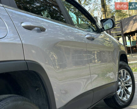 Серый Джип Чероки, объемом двигателя 2.4 л и пробегом 165 тыс. км за 15699 $, фото 142 на Automoto.ua