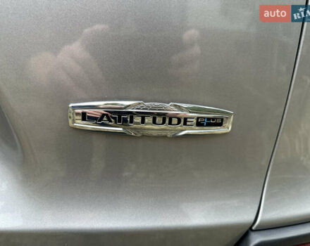 Серый Джип Чероки, объемом двигателя 2.36 л и пробегом 113 тыс. км за 15700 $, фото 3 на Automoto.ua