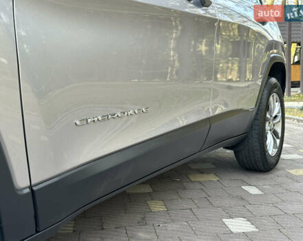 Серый Джип Чероки, объемом двигателя 2.4 л и пробегом 165 тыс. км за 15699 $, фото 27 на Automoto.ua