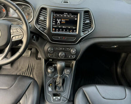 Джип Чероки 2020 в Киеве на Automoto.ua Серый Джип Чероки, объемом двигателя 3.24 л и пробегом 73 тыс. км за 22500 $, фото 17 на Automoto.ua