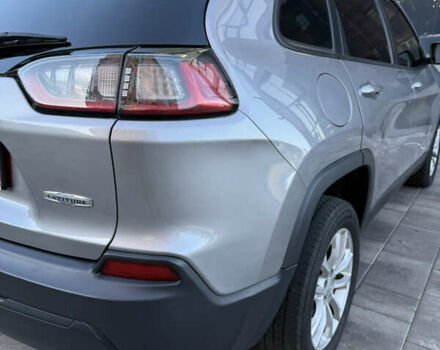 Серый Джип Чероки, объемом двигателя 2.36 л и пробегом 257 тыс. км за 13700 $, фото 17 на Automoto.ua