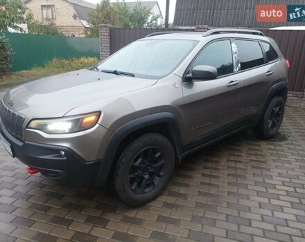 Сірий Джип Cherokee, об'ємом двигуна 3.24 л та пробігом 630 тис. км за 18700 $, фото 3 на Automoto.ua