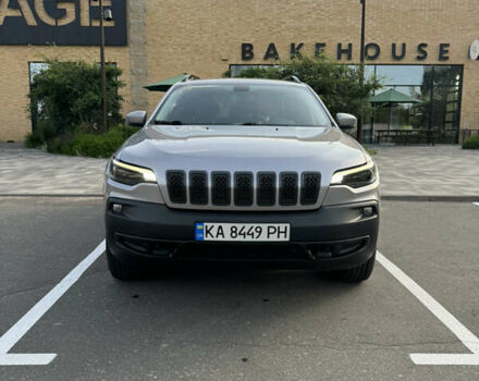 Джип Чероки 2020 в Киеве на Automoto.ua Серый Джип Чероки, объемом двигателя 3.24 л и пробегом 73 тыс. км за 22500 $, фото 4 на Automoto.ua