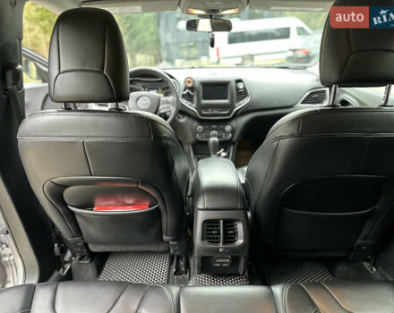 Серый Джип Чероки, объемом двигателя 2.36 л и пробегом 113 тыс. км за 15700 $, фото 7 на Automoto.ua