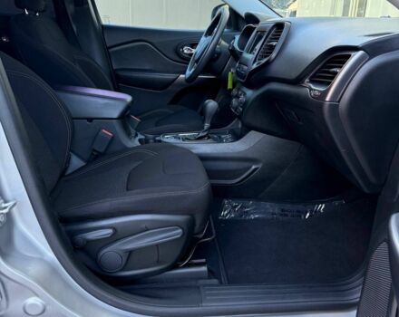 Серый Джип Чероки, объемом двигателя 2.4 л и пробегом 256 тыс. км за 13700 $, фото 19 на Automoto.ua