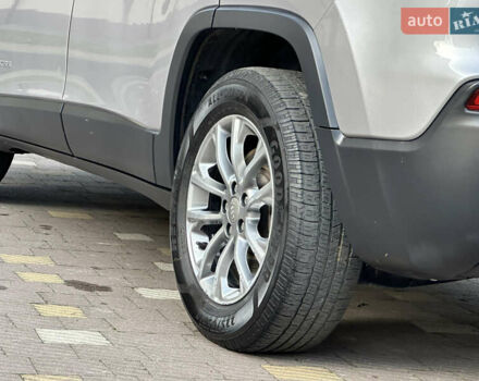 Серый Джип Чероки, объемом двигателя 2.4 л и пробегом 165 тыс. км за 15699 $, фото 95 на Automoto.ua