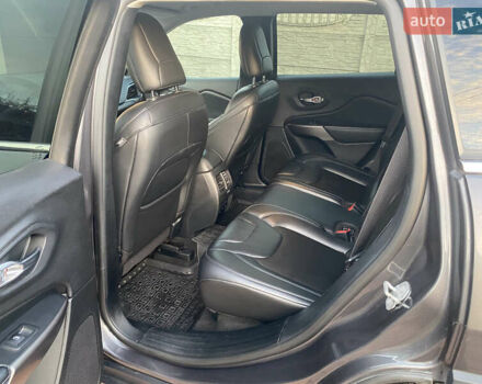 Серый Джип Чероки, объемом двигателя 2.36 л и пробегом 138 тыс. км за 15300 $, фото 7 на Automoto.ua