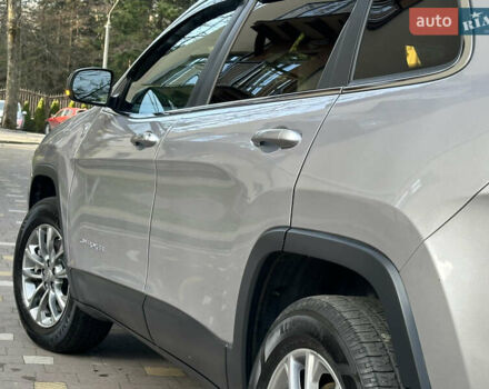 Серый Джип Чероки, объемом двигателя 2.4 л и пробегом 165 тыс. км за 15699 $, фото 98 на Automoto.ua