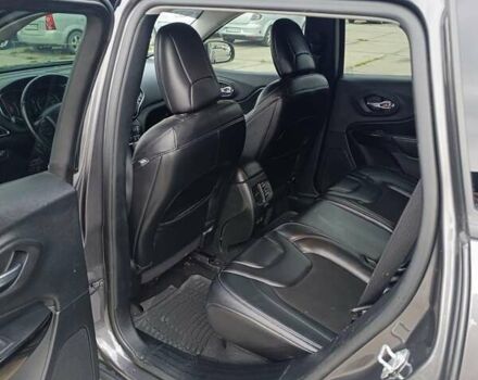 Серый Джип Чероки, объемом двигателя 0 л и пробегом 113 тыс. км за 15000 $, фото 5 на Automoto.ua