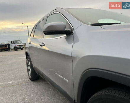 Джип Чероки 2020 в Харькове на Automoto.ua Серый Джип Чероки, объемом двигателя 3.24 л и пробегом 45 тыс. км за 18700 $, фото 4 на Automoto.ua