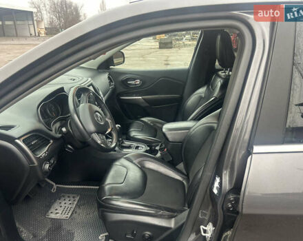Сірий Джип Cherokee, об'ємом двигуна 2.36 л та пробігом 160 тис. км за 15600 $, фото 13 на Automoto.ua