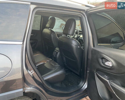 Серый Джип Чероки, объемом двигателя 2.36 л и пробегом 138 тыс. км за 15300 $, фото 8 на Automoto.ua