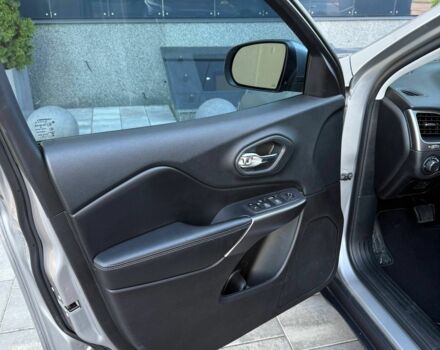 Серый Джип Чероки, объемом двигателя 2.4 л и пробегом 256 тыс. км за 13700 $, фото 11 на Automoto.ua