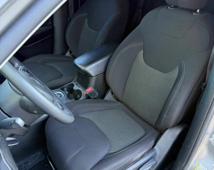 Серый Джип Чероки, объемом двигателя 2.4 л и пробегом 256 тыс. км за 13700 $, фото 14 на Automoto.ua