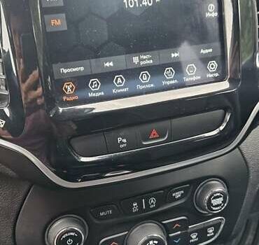 Серый Джип Чероки, объемом двигателя 3.24 л и пробегом 85 тыс. км за 19200 $, фото 7 на Automoto.ua