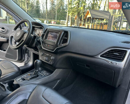 Серый Джип Чероки, объемом двигателя 2.4 л и пробегом 165 тыс. км за 15699 $, фото 168 на Automoto.ua