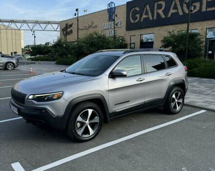 Джип Чероки 2020 в Киеве на Automoto.ua Серый Джип Чероки, объемом двигателя 3.24 л и пробегом 73 тыс. км за 22500 $, фото 3 на Automoto.ua